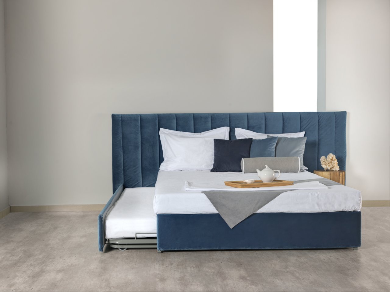 Σταθερό μεταλλικό κρεβάτι Poseidon με τροχήλατο μονό κρεβάτι